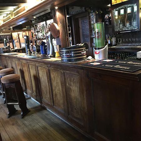 The Black Bull Inn Fyfield  Exterior photo